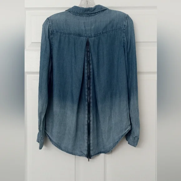 Walter Baker Ombré Blue Denim Back Zip  Up Long Sleeves Gunmetal Button Blouse - Picture 14 of 16
